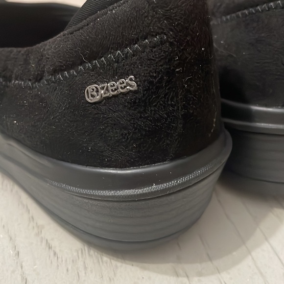 Black slip on flats - Picture 3 of 3